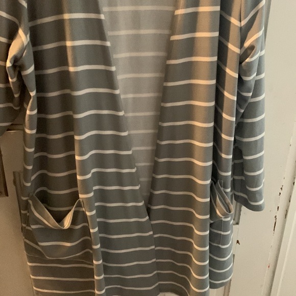 LuLa Roe cardigan. - Picture 5 of 7